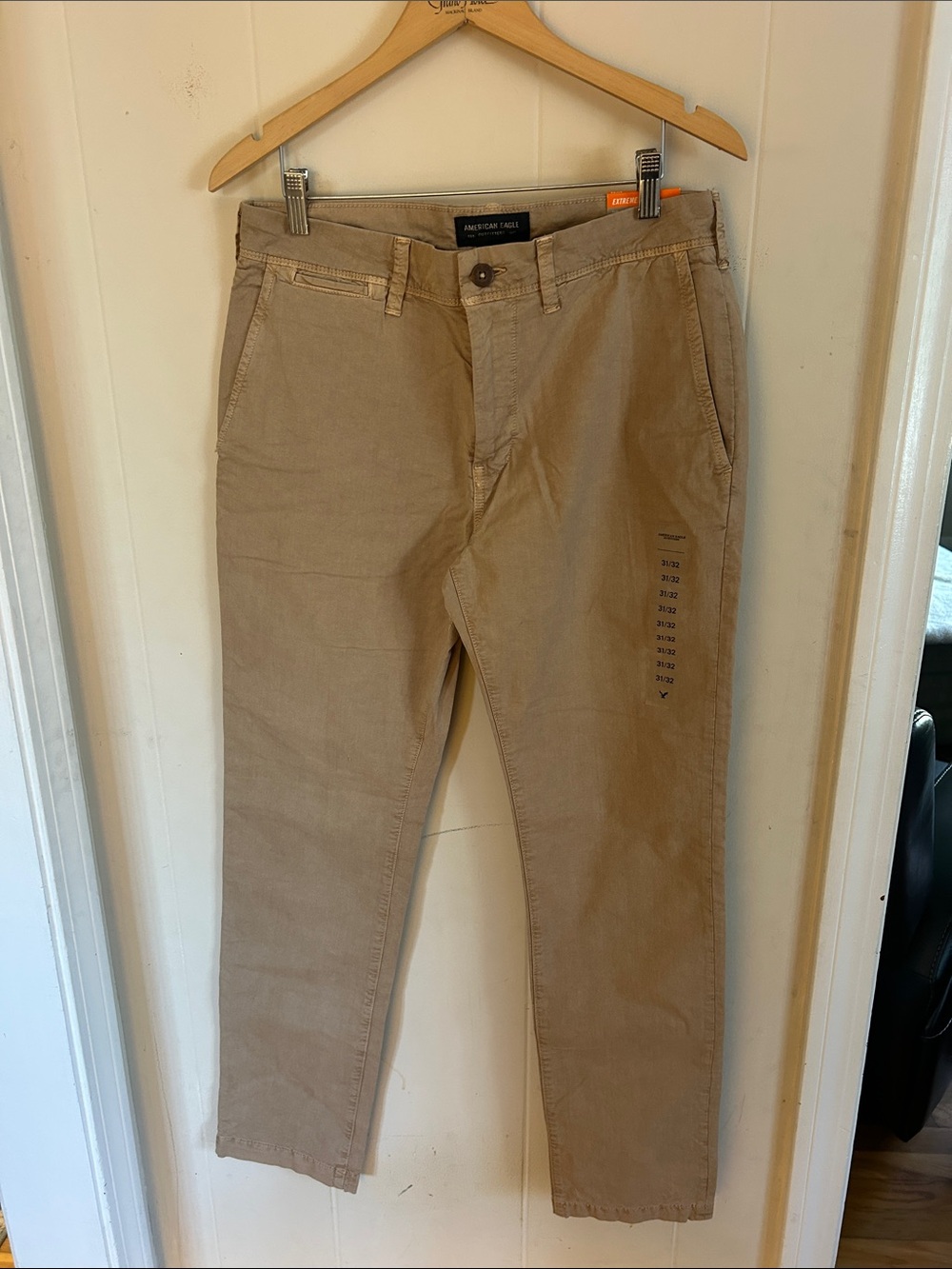 NWT American Eagle Outfitters Extreme Flex Khakis